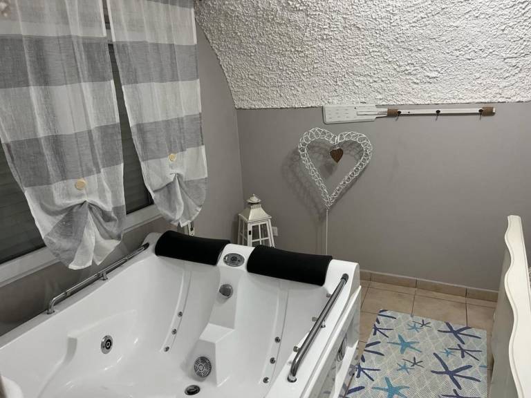 Fully equipped apartment with terrace, pool & yard | Pets are welcome — photo 5