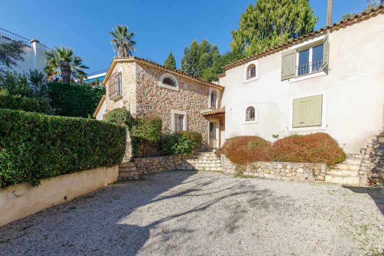 Villa with private pool, patio & grill — photo 2
