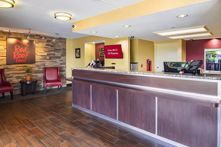 Red Oak Inn Southfield - Detroit — photo 4