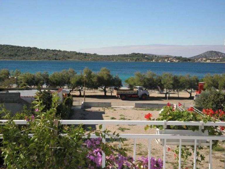 Apartment with barbeque & terrace | Sea view — photo 3