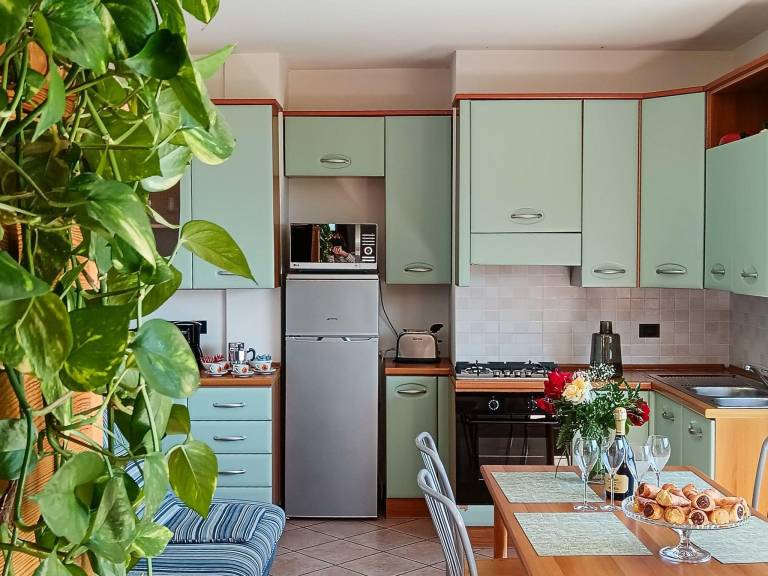 Apartment with yard, BBQ & terrace | Near Bellini Garden | Garden view — photo 3