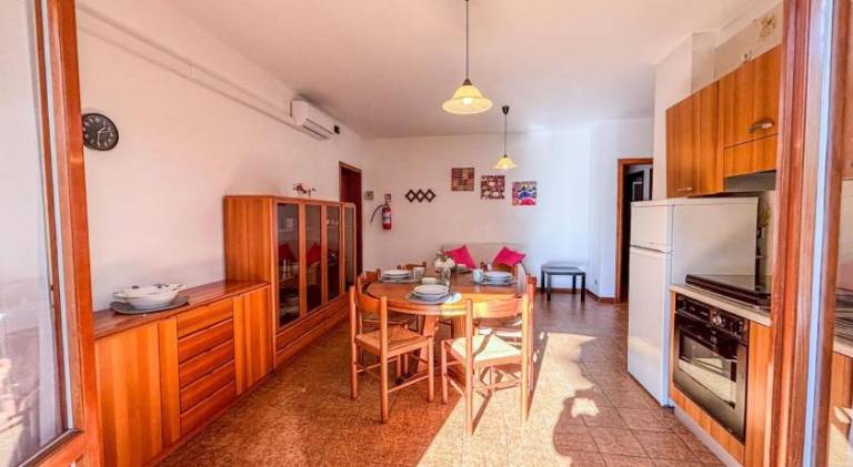 Rental apartment with 3 rooms for 7 persons in Pineto