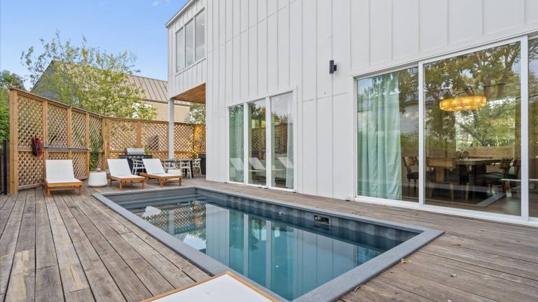 Chic 4BR Pool House Steps to South 1st Street