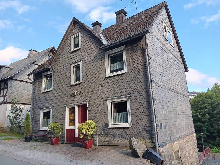 Studio with yard & terrace in Arnsberg