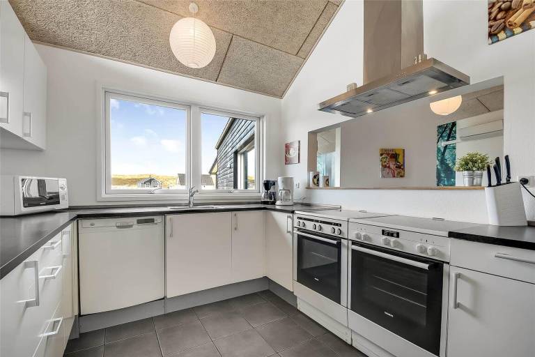 Fully equipped house with sauna, barbeque & terrace | Next to the beach | Pets are welcome — photo 2