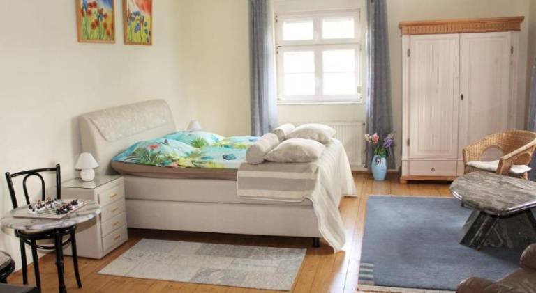 Rental apartment with garden — photo 2