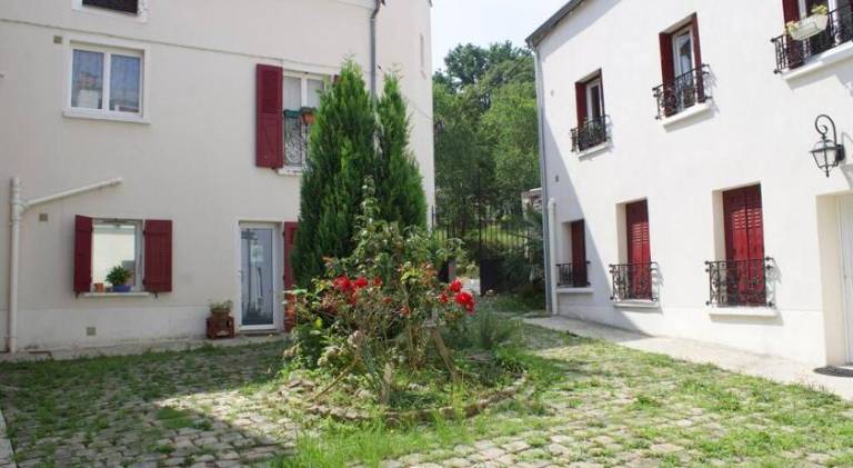 Rental apartment with 1 room for 4 persons in Versailles