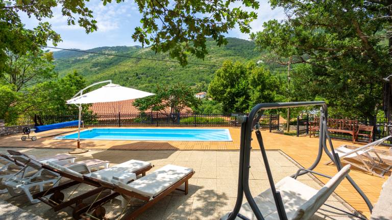 Pleasant villa with patio, yard & pool | Pets are welcome in Moscenicka Draga