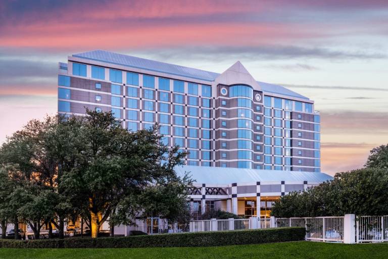 Renaissance Dallas North Hotel in Farmers Branch, TX