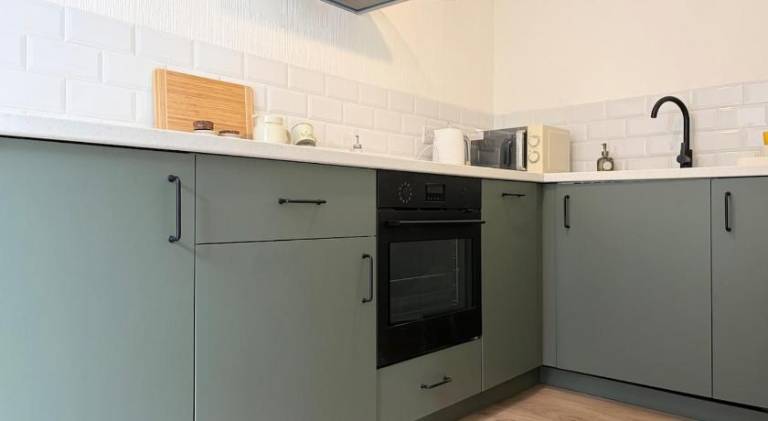 Stylish Central Brighton Two Bedroom Family Apartment - Walk to Beach — photo 5