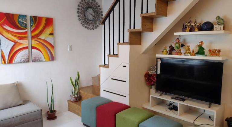 Apartment with yard — photo 2