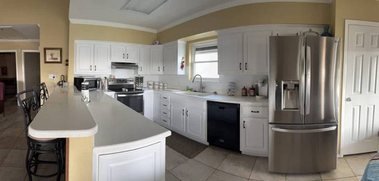 Vacation home with BBQ & garden | Water view | Perfect for remote work — photo 3