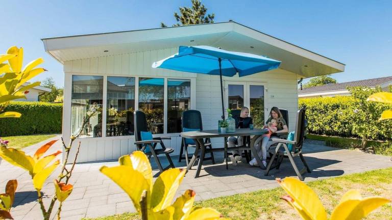 Ferienhaus mit Terrasse, Pool und Garten | Haustiere erlaubt