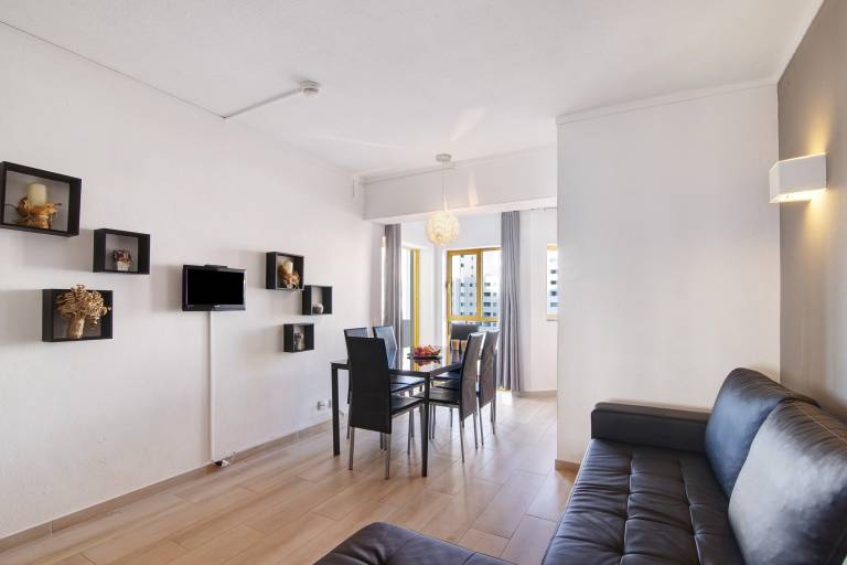 Apartment 'Apartamento Da Rocha I' with Shared Pool, Shared Terrace and Wi-Fi — photo 2