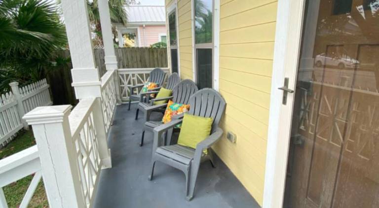 Vacation home with patio — photo 3