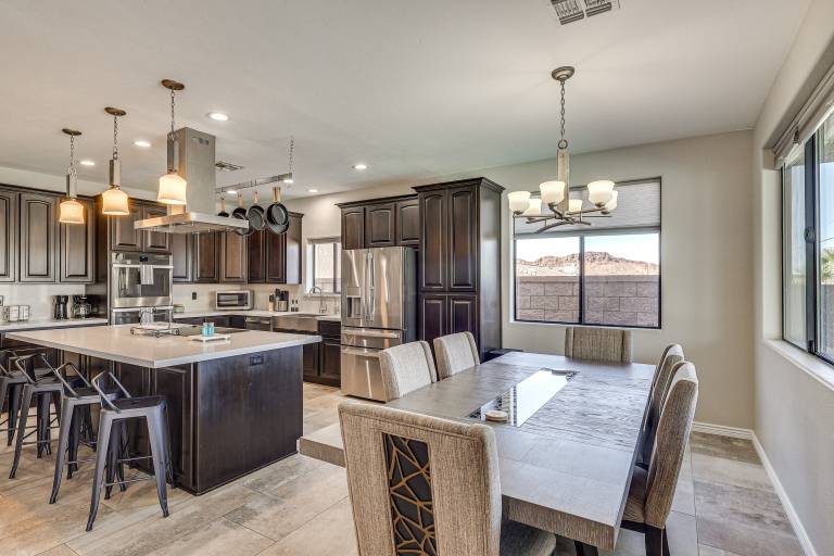 Modern Gem w/ Pool & Mtn Views in Lake Havasu City — photo 4