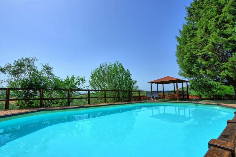 Family-oriented villa with garden, patio & private pool | Pets allowed — photo 5