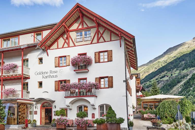 Goldene Rose Karthaus in Senales