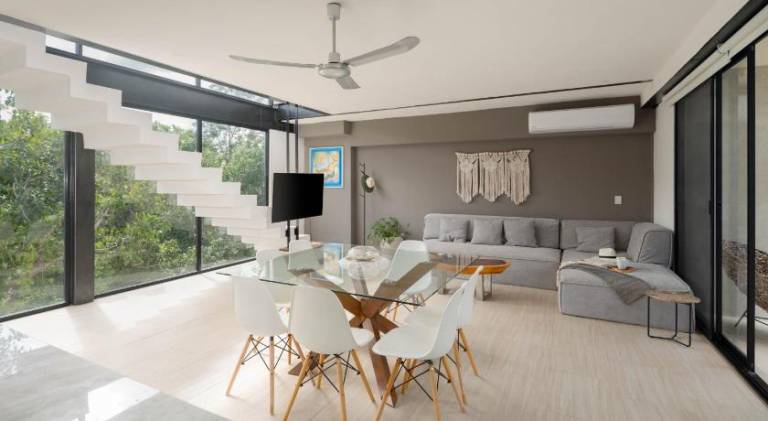 Ample rental apartment with pool | Pets are welcome — photo 3