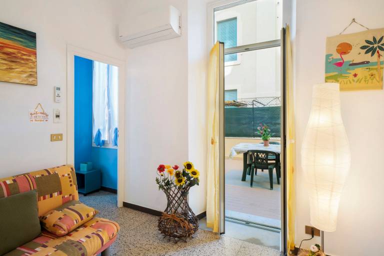 Apartment 'Casa Vacanza Teresita' with Private Terrace, Wi-Fi and Air Conditioning — photo 4