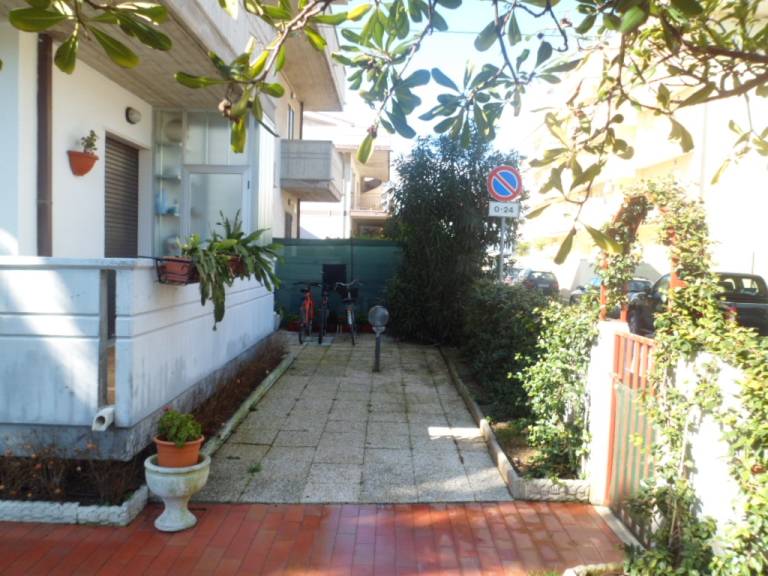 Child-friendly wonderful apartment with patio & garden | Dogs allowed — photo 4
