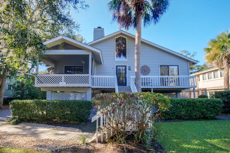 House with private pool & barbeque | Beach view — photo 2