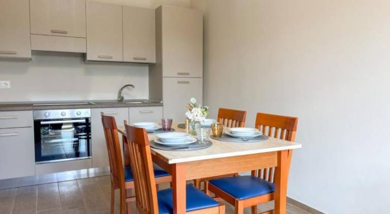 Rental apartment with 2 rooms for 4 persons in Pineto