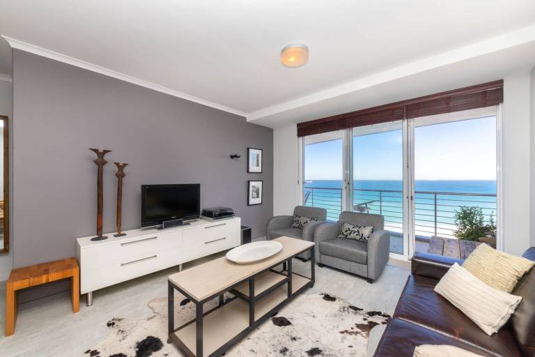 West Coast Horizon Retreat HB801