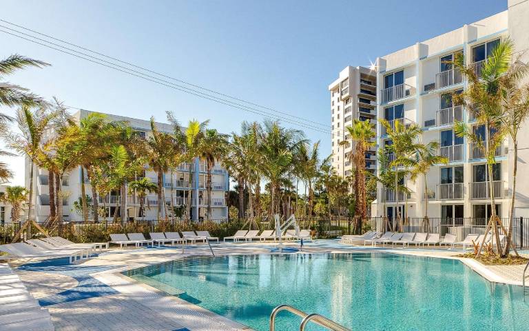 Plunge Beach Resort — photo 5