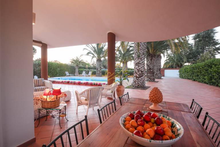Family-oriented nice house with barbeque, yard & private pool | Pool view | Pets allowed — photo 3