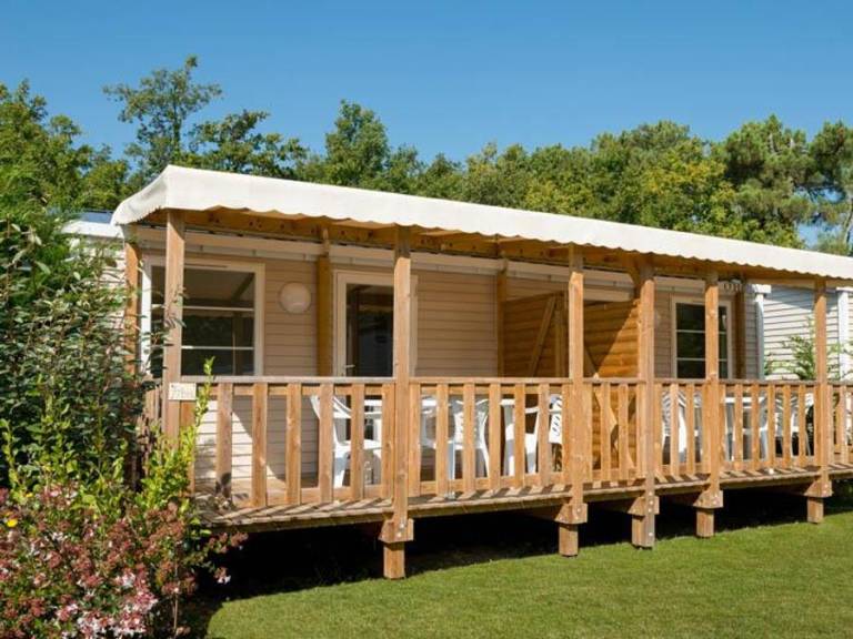 Mobile home with heated pool & patio — photo 4