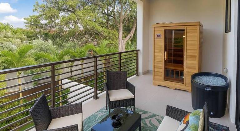 House with pool & sauna | Suitable for remote work in Fort Lauderdale, FL