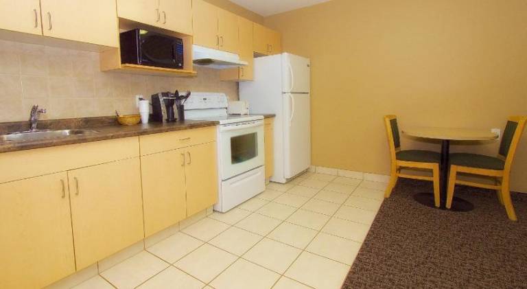 BCMInns - Fort McMurray - Rusty's — photo 3