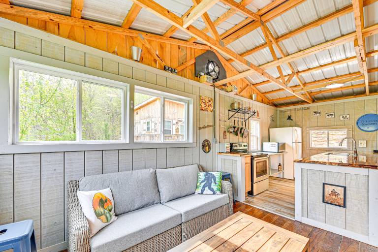 Secluded on 10 Acres: Livingston Getaway w/ Sauna! in Kent, KY