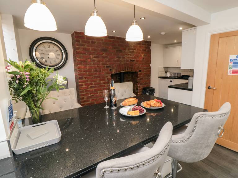 Family-oriented cottage with garden | Beach view | Close to the beach | Pets are welcome — photo 4