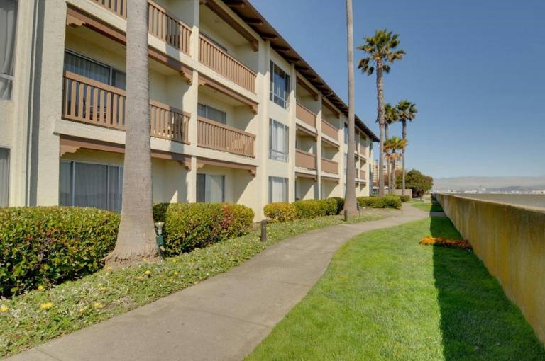 Vagabond Inn Executive - San Francisco Airport Bayfront (SFO) — photo 3