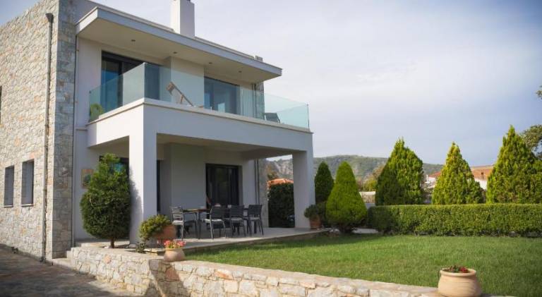 Vacation home with 4 rooms for 10 persons in Lesvos