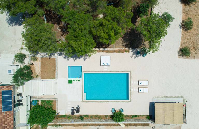 Family-friendly villa with garden, private pool & patio | Pet-friendly — photo 3