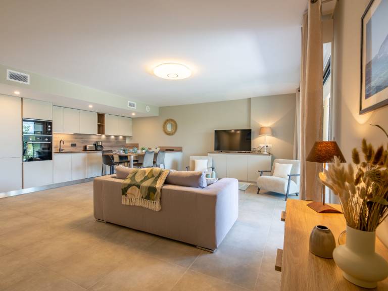 Fully equipped nice rental apartment with pool, garden & patio | Pets allowed — photo 3
