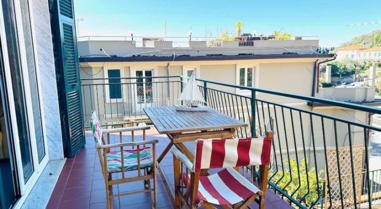 Holiday apartment with 1 room for 6 persons in Ameglia