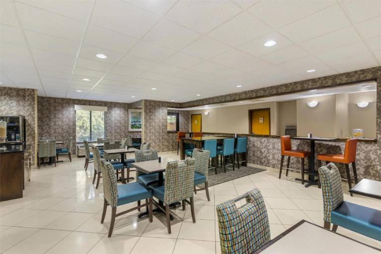Best Western Plus Richmond Hill Inn — photo 5