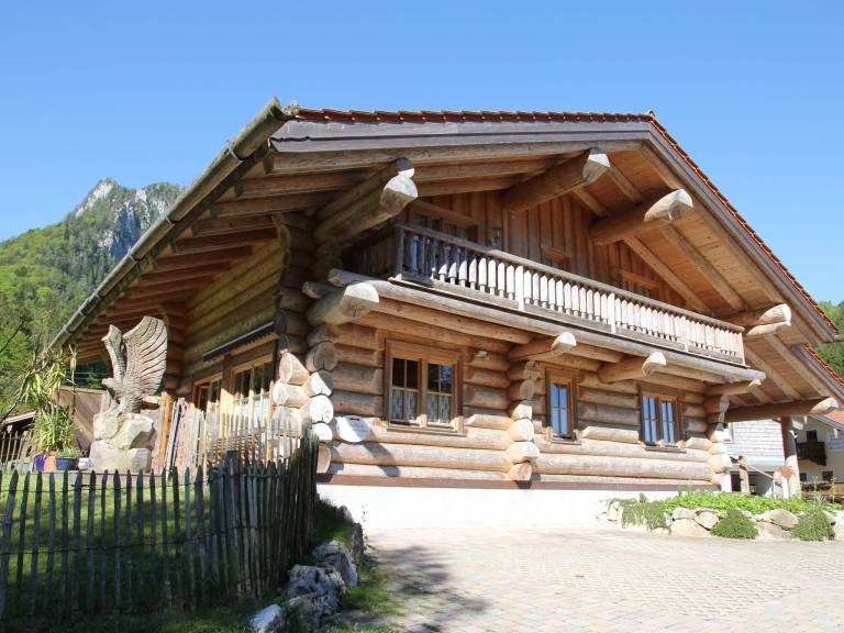 Chalet with jacuzzi in Ruhpolding