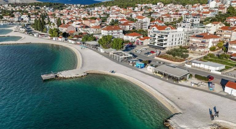 Fully equipped holiday apartment with pool, yard & grill | Next to the beach | Dogs allowed — photo 5