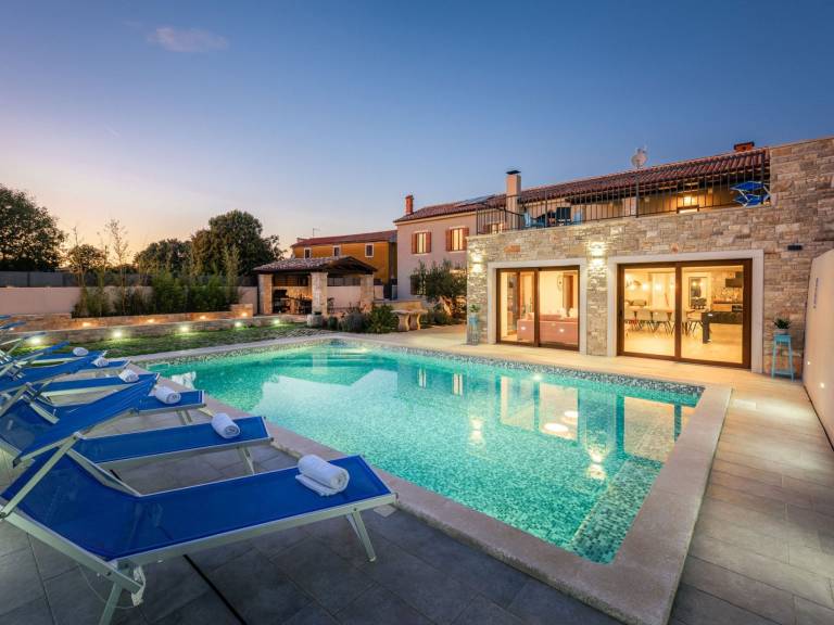 Ferienhaus in Valtura, Ližnjan f&uuml;r max. 11 Personen