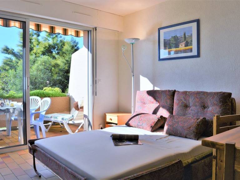 Studio with sleeping area near beach with parking - Le Lavandou — photo 5