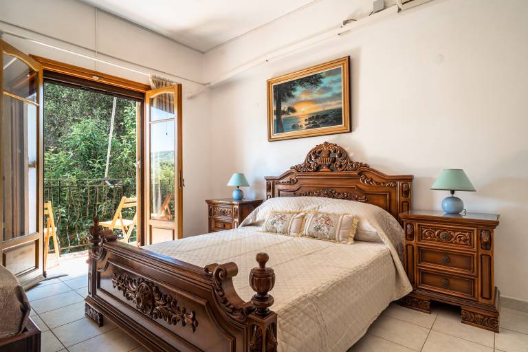 Apartment 'Makis Katelios' with Balcony, Wi-Fi and Air Conditioning in Kefalonia