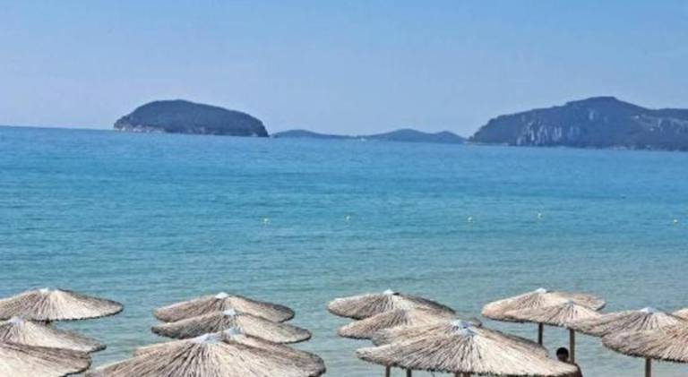 Charming villa with terrace | Next to the beach | Pets are welcome — photo 3
