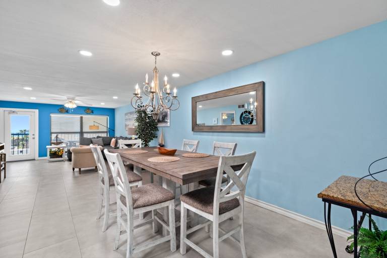 Family-friendly condo with patio & private pool | Beach nearby | Dogs allowed — photo 5