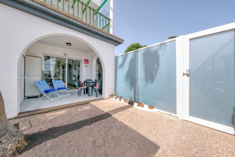 Beautiful vacation home with garden, patio & pool | Close to the beach | Pets are welcome — photo 3