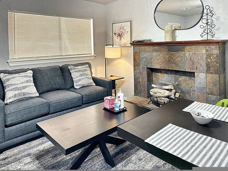 Modern 1B Studio Oasis Plaza District Access 32C